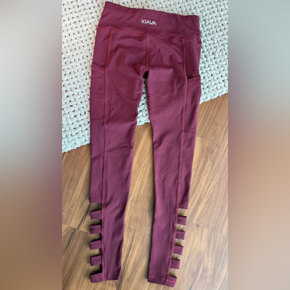 Kiava | Women’s Cutout Leggings in Maroon | X-Small